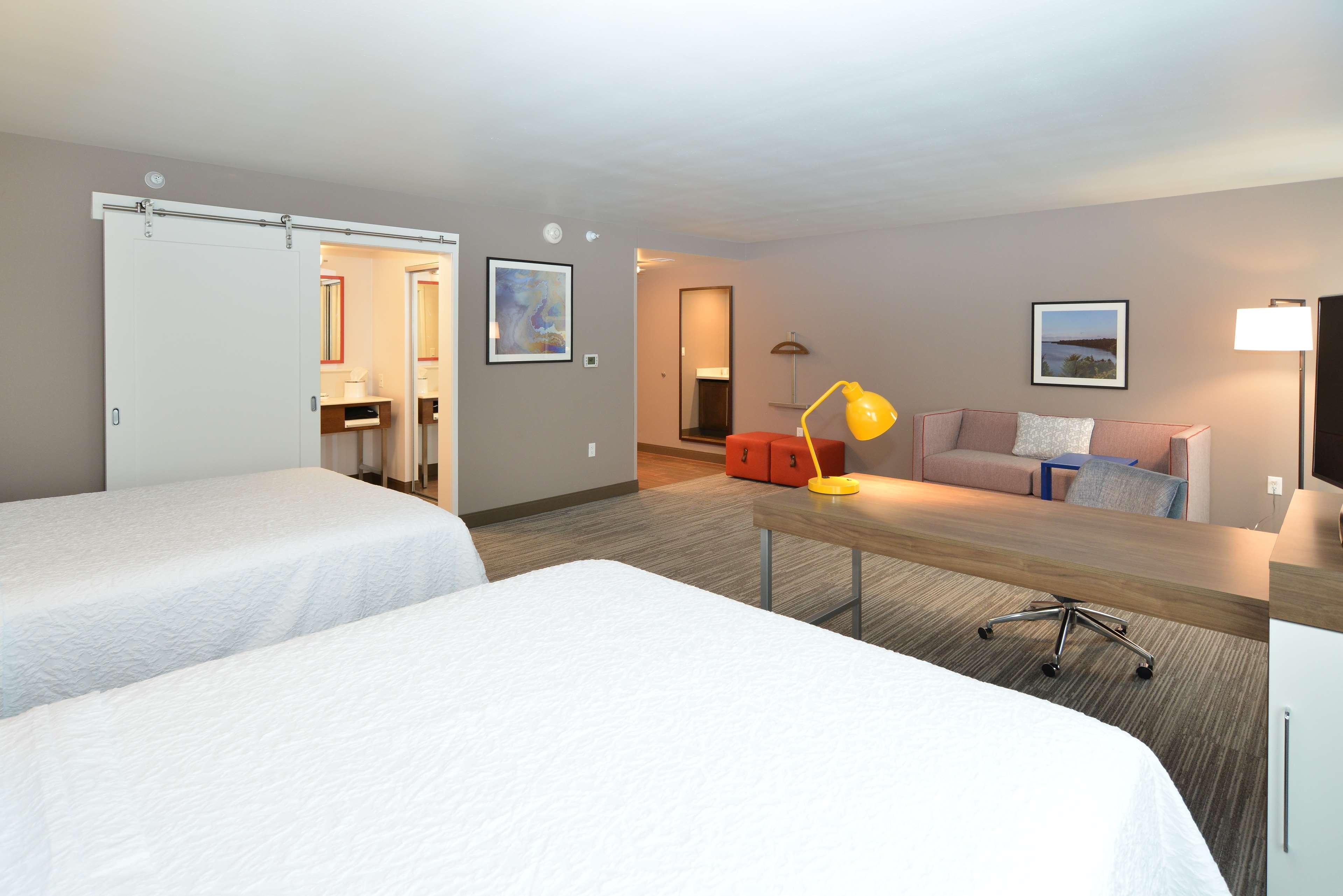 Hampton Inn & Suites Menomonie-Uw Stout Exteriér fotografie